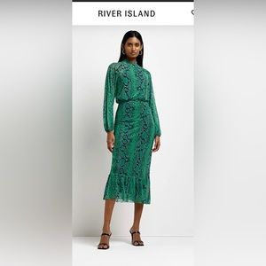 river island green lace dress Green Lace Drape Maxi Dress